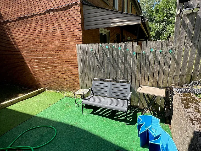 240 Shaler St — Photo 16