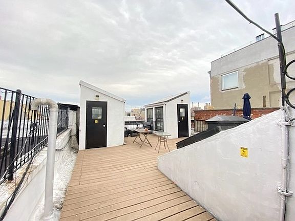 2nd image of 122 E 7th St APT 4FW