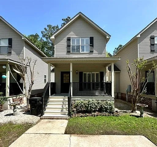 3 bed, 2.0 bath, 1300 sqft, $1,900 — Photo 1