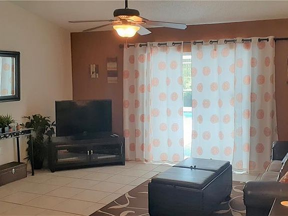 5th image of 712 Grovepark Dr