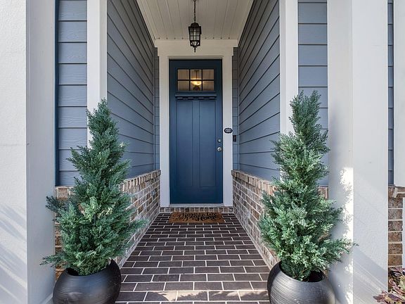 3rd image of 2338 Lexington Pond Way
