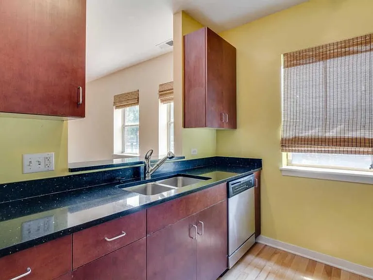 1270 S Blue Island Ave #101 — Photo 9