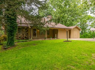 160 Mahnkey Rd, Forsyth, MO 65653
