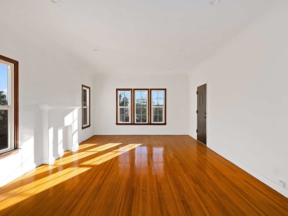 3rd image of 6085 Alcott St #1/2