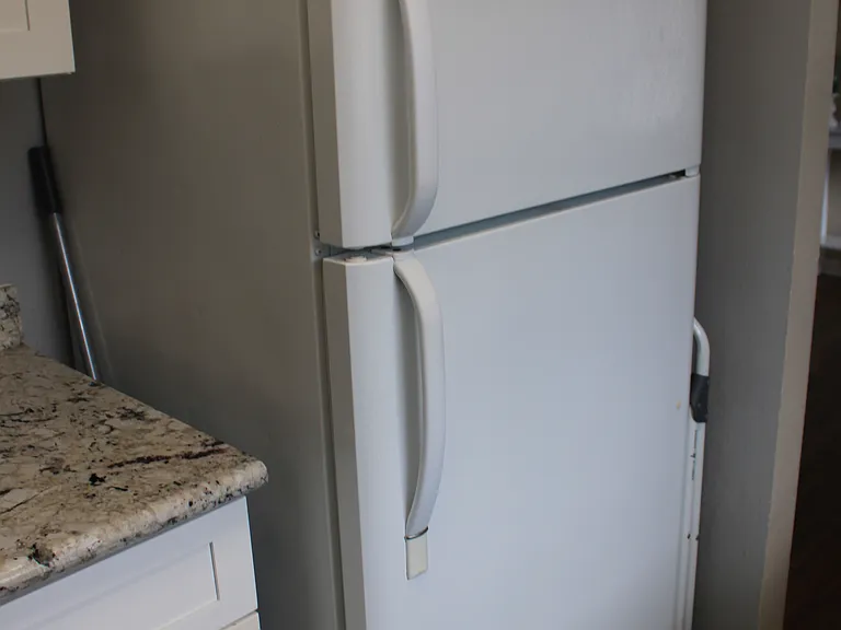 1216 Maywood Ln — Photo 15