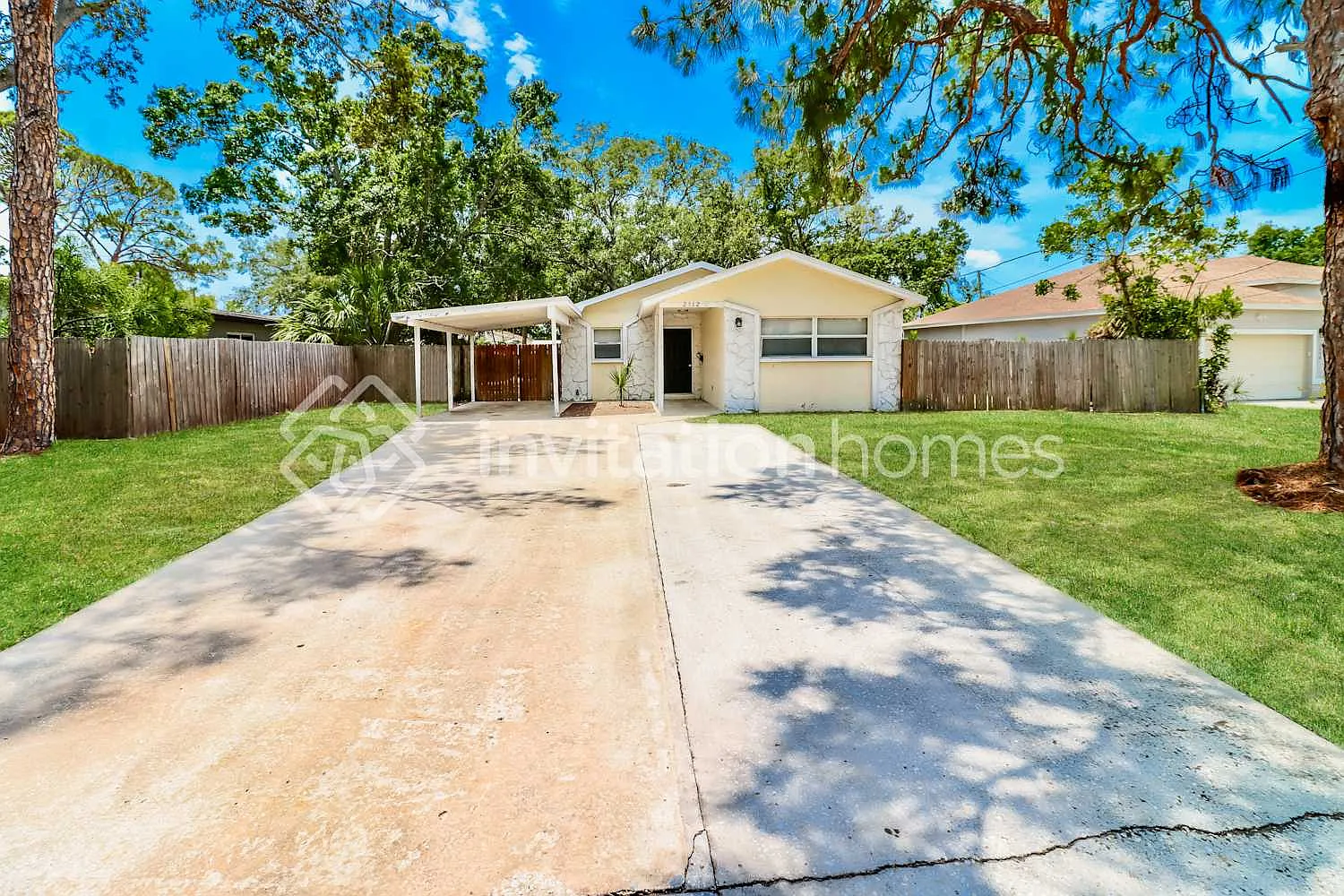 2512 Casilla Way S Saint Petersburg, FL 33712 — Photo 1