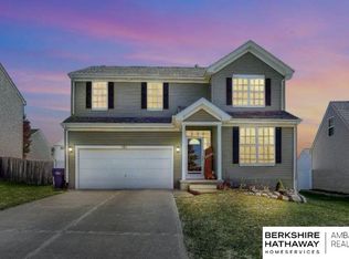 8811 S 164th St, Omaha, NE 68136