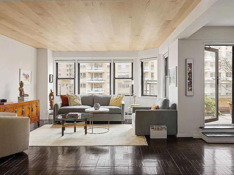 1st image of 55 E 9th St APT 10G