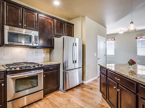 4th image of 2155 Park Ln