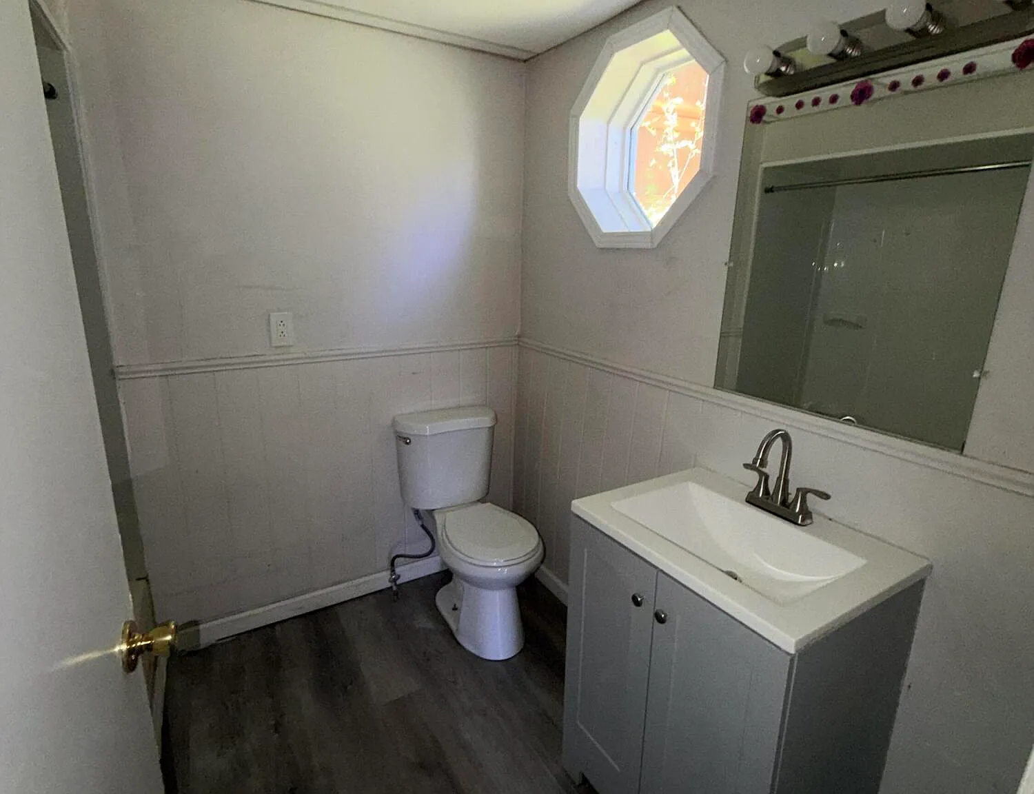 1 bed, 1.0 bath, 350 sqft, $990 — Photo 4