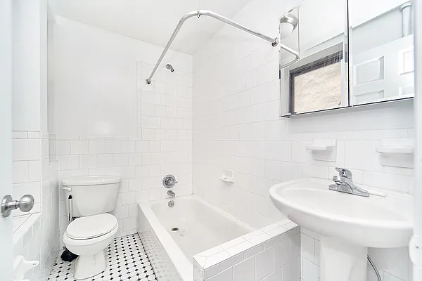 Rented by Living New York | media 10