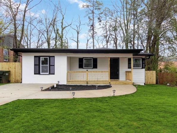 3132 Forrest Hills Dr