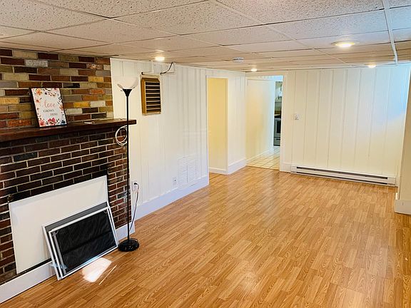 2nd image of 15 Linden St APT 1