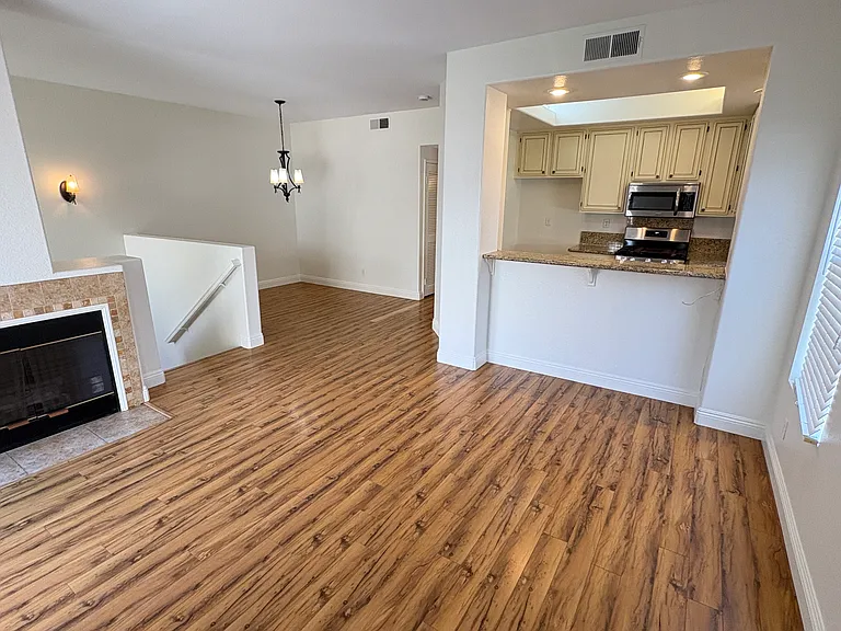 1028 S Rossano Way — Photo 7
