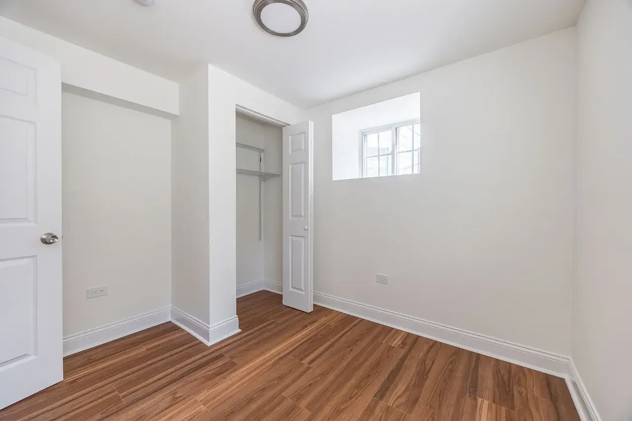 3122 N Harding Ave — Photo 4
