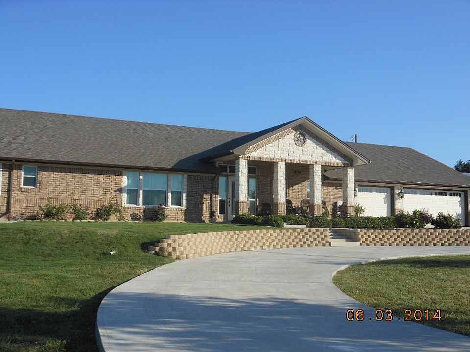 1st image of 359 Grove Dr