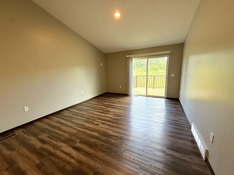 1933 Southridge Ave #1 — Photo 2
