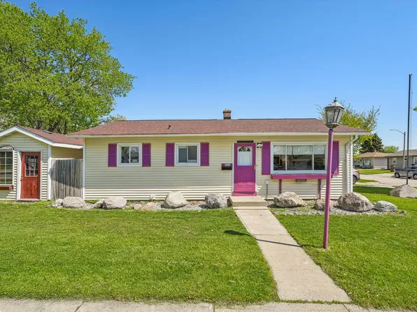 4975 South 15th PLACE, Milwaukee, WI 53221