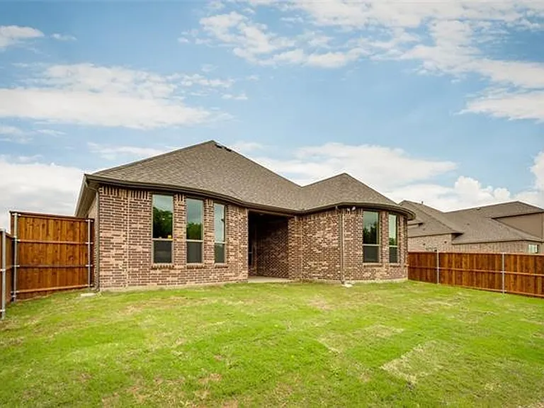 1551 Trowbridge Cir — Photo 14
