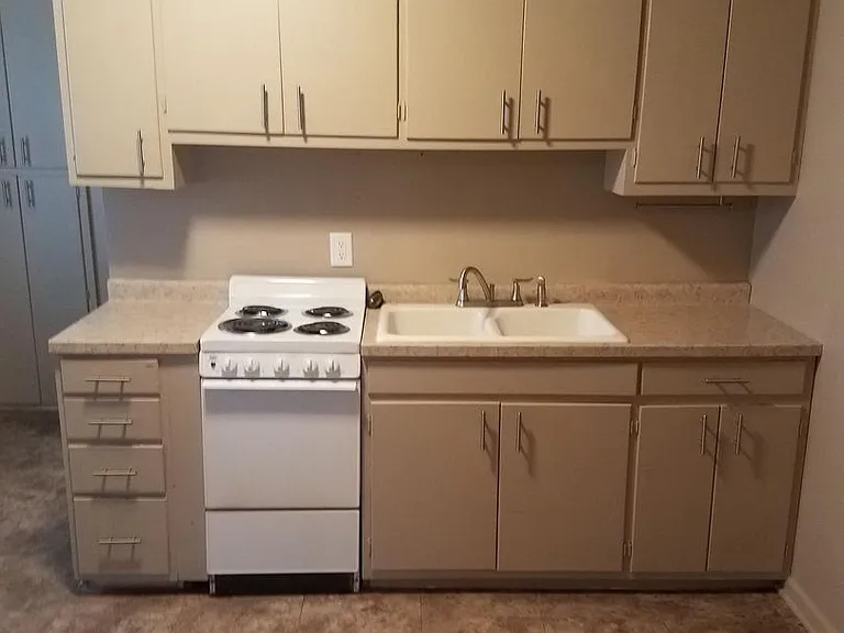 203 N Bellevue Ave — Photo 2