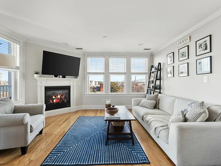 280 E Eagle St #3 — Photo 3