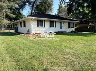 2400 Ivy Ln, Bloomington, MN 55431