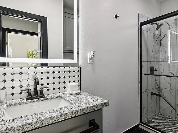 4th image of 2411 Travis St