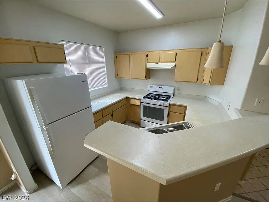 2 bed, 2.0 bath, 1151 sqft, $1,050 — Photo 4