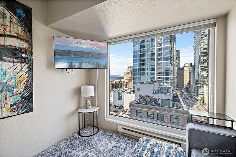 5th image of 1415 2nd Avenue #1404