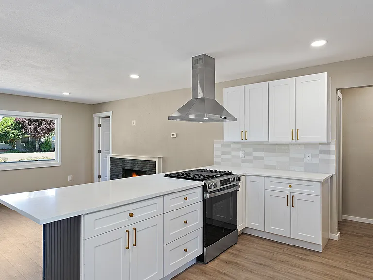 8408 Dalton Dr SW — Photo 4