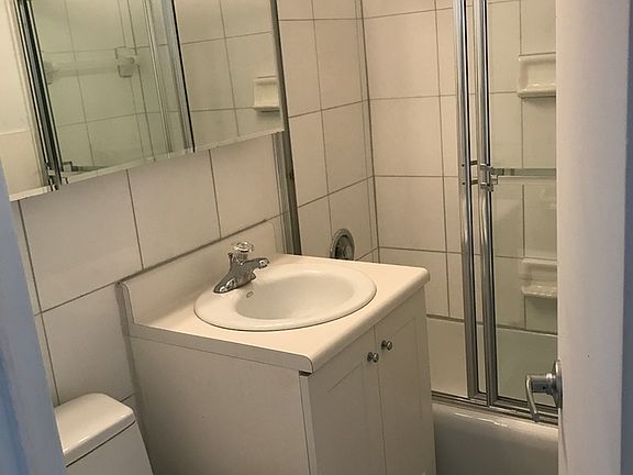 5th image of 245 E 63rd St APT 1017