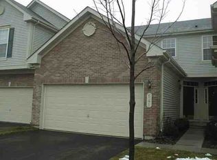 841 Riding Ln, St Charles, IL 60174