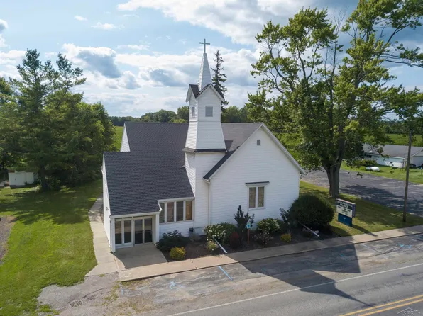 10854 S Hemlock Rd, Brant, MI 48614