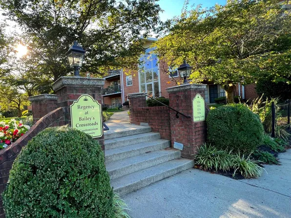 3330 Spring Ln APT D12, Falls Church, VA 22041