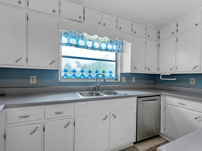 2221 Avenue St W #26 — Photo 11