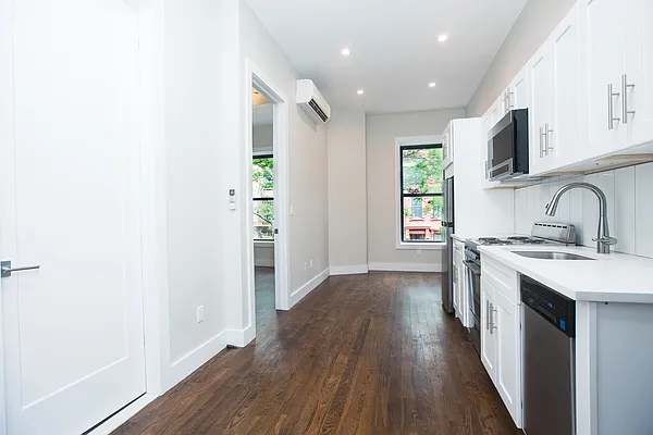 Rented by Bohemia Realty Group | media 9