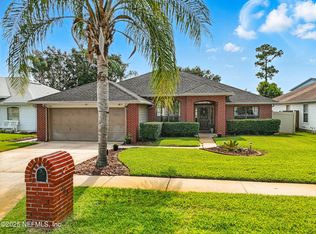 793 Hickory Lakes Dr E, Jacksonville, FL 32225