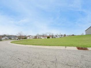 801 Lost Creek Dr, Bellefontaine, OH 43311