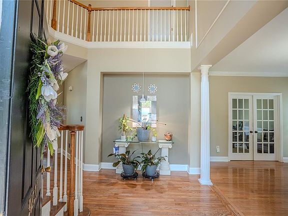 2nd image of 3221 Peninsula Dr