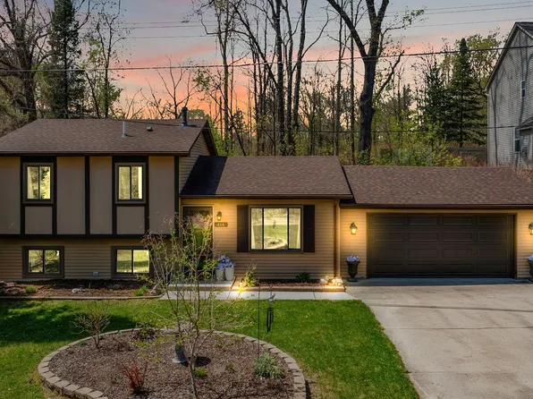414 Norland St, Lake Orion, MI 48362