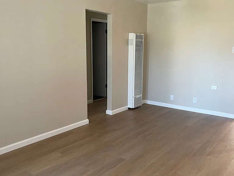 105 Wilbur Ave #8 — Photo 6