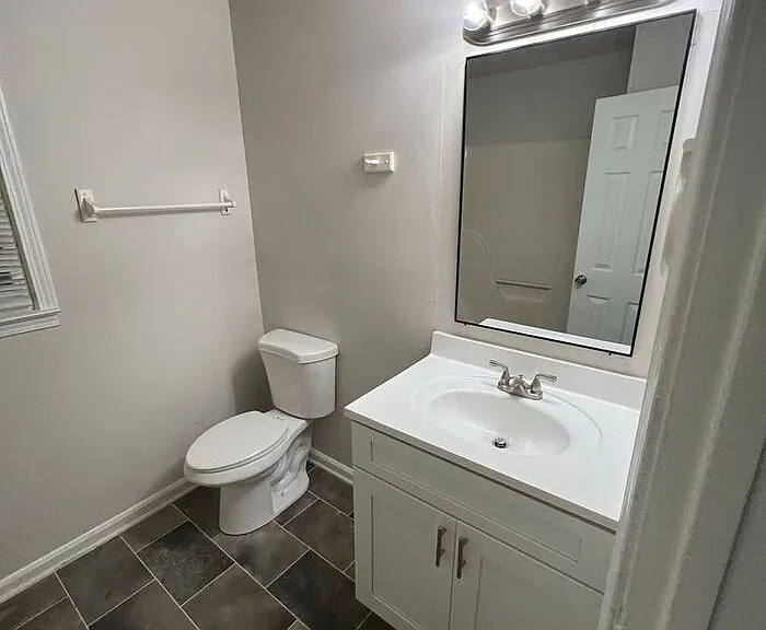 369 Freeport Dr — Photo 10