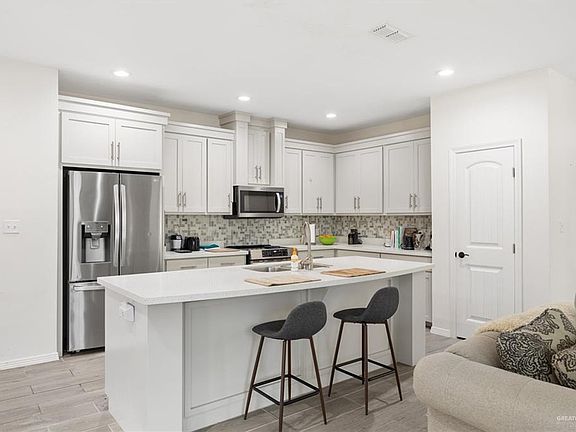 5th image of 2313 N Peking St