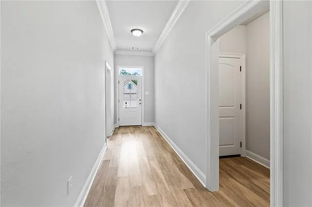 736 Jackson Ct — Photo 4