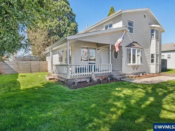 1039 N 4th Ave, Stayton, OR 97383