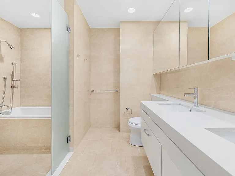 301 E 61st St #3B — Photo 4