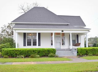 782 3rd St, Chipley, FL 32428