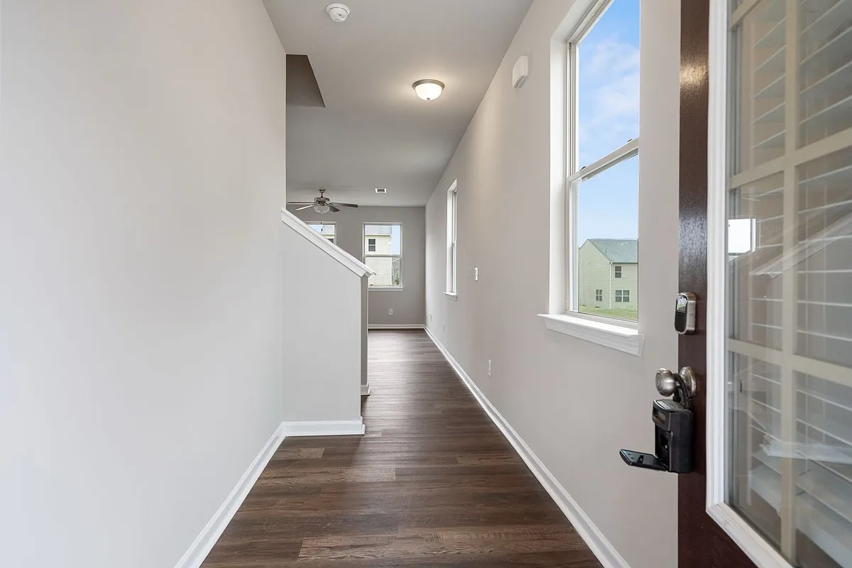 Building Photo - 2309 Deerhaven Xing