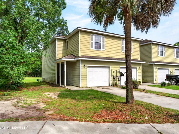 620 Layton Dr, Gulfport, MS 39507