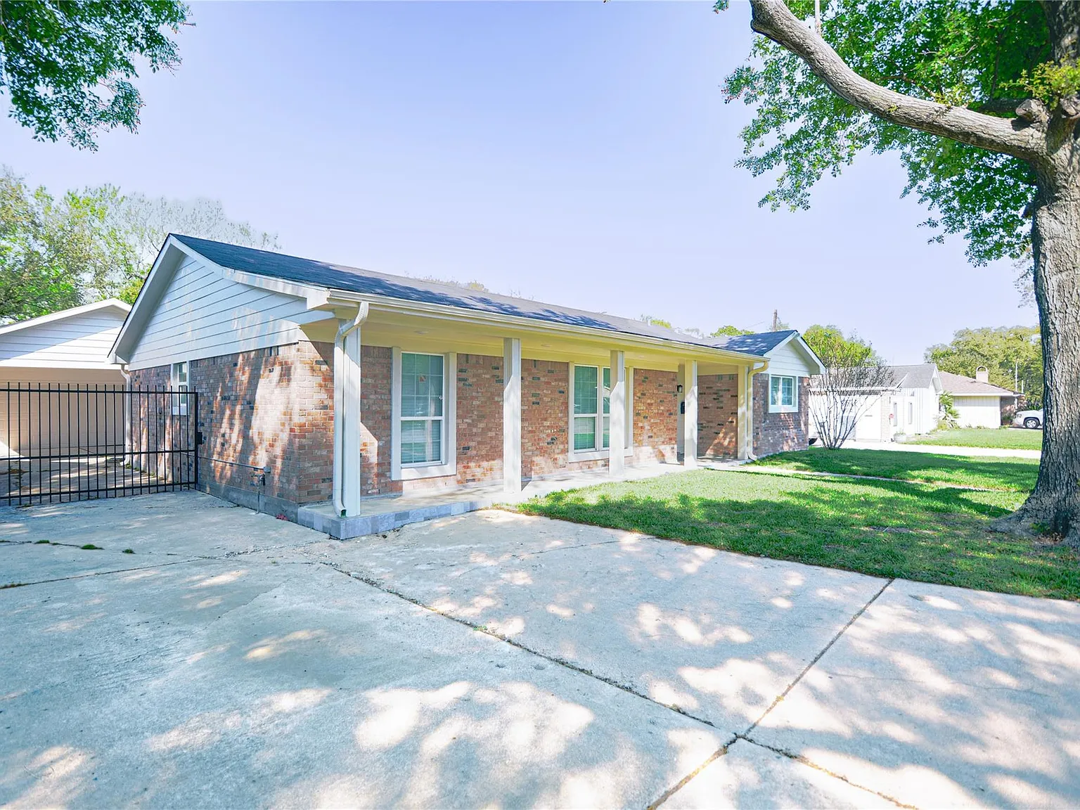 3 bed, 2.0 bath, 2110 sqft, $3,000 — Photo 4